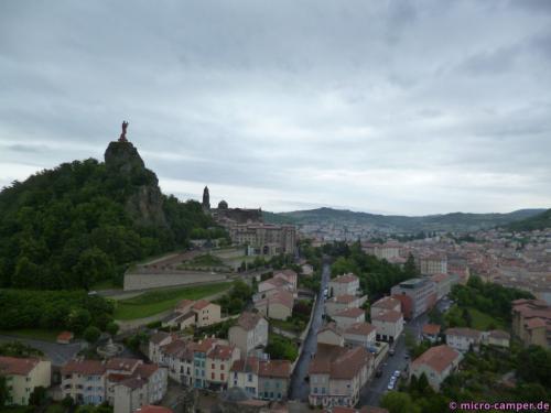 Auf einer weiteren Felsnadel: die Notre-Dame-de-France