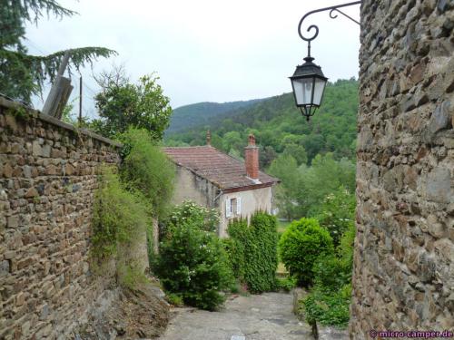 Sehr hübsch das Dorf, nur etwas "leblos"