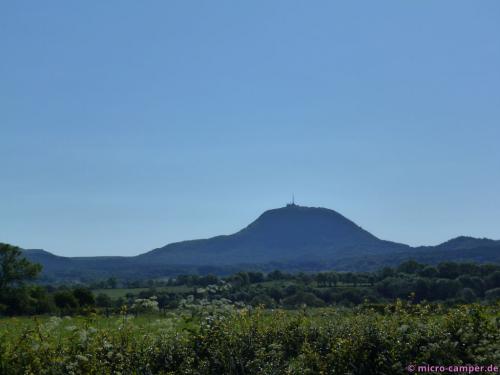 Durch einen großen Mast auf seinem Gipfel ist der Puy de Dôme sehr leicht identifizierbar