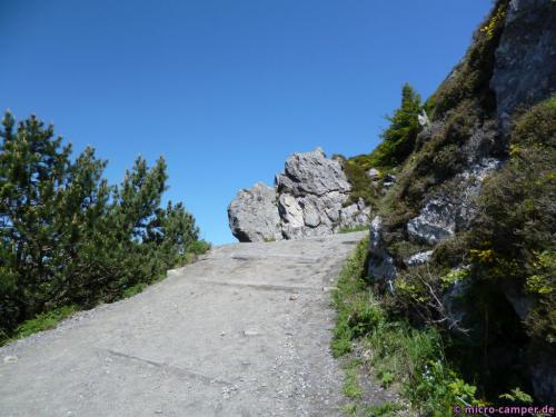 Weiter oben wird es felsiger