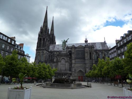 Die Kathedrale Notre-Dame de l'Assomption - die kleine Schwester des Kölner Doms ;-)