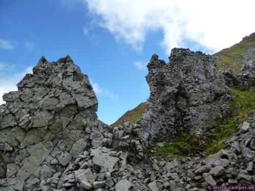 Hoffentlich stürzen die Felsen nicht ein ...