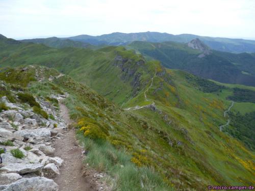 Abstieg über den Fernwanderweg GR 400