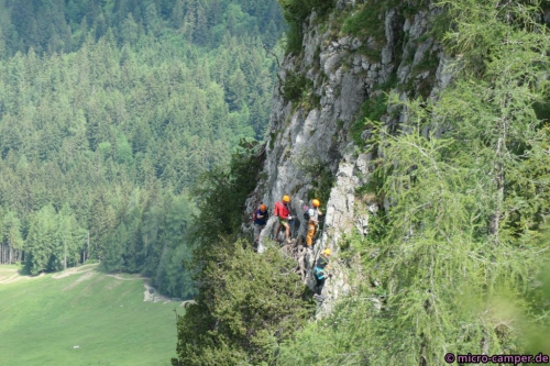 Hinter mir ist eine geführte Gruppe auf dem Steig.