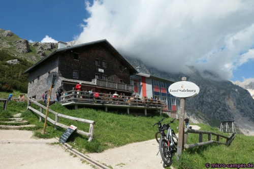 Carl-von-Stahl-Haus, mal schnell über die Grenze gehüpft