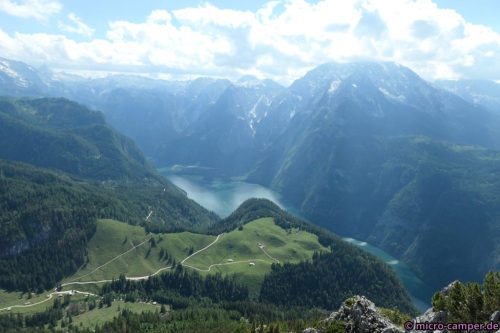 Bei Gegenlicht ist der Blick auf den Königssee etwas weniger spektakulär - dennoch schön