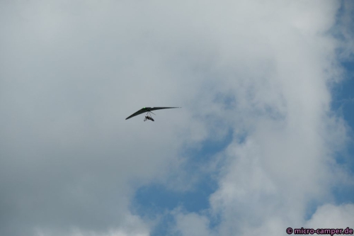 Drachenflieger über dem Jenner
