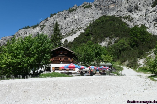 Auf der Wimbachgrieshütte kann man natürlich auch übernachten,