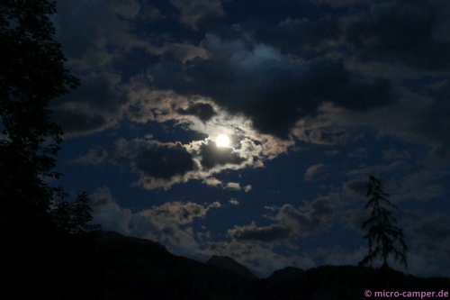 ... Nebel schwimmt mit Silberschauer um dein reizendes Gesicht ...