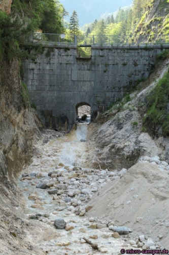 Theresienklause, hier führen Wanderwege nun nach links oder rechts
