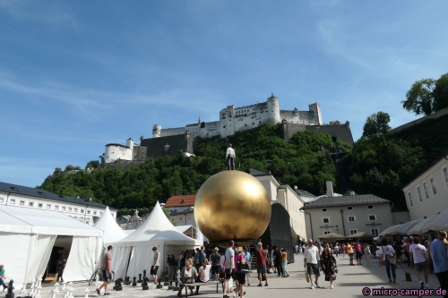 Die Festung Hohensalzburg thront über der Stadt