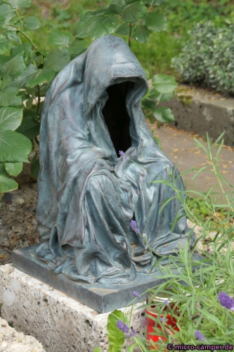 Erinnert mich irgendwie an "Star Wars" ...