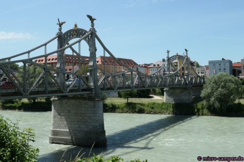 Diese außergewöhnliche Brücke über eine Ländergrenze hinweg