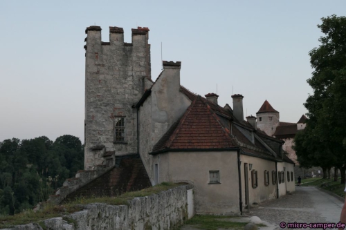 Hier wohnen heute ganz normale Leute