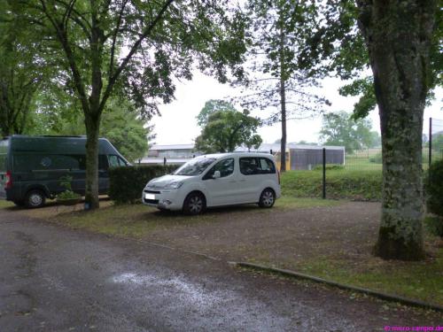 Viel Platz für einen Micro-Camper auf dem CP Louis Rigoly