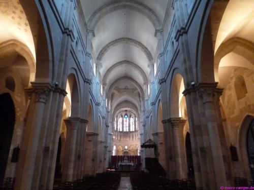 Hübsche romanische Stiftskirche