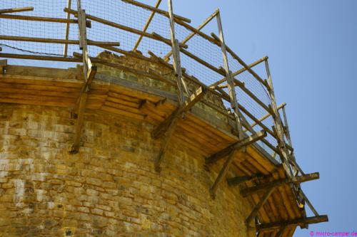 Baugerüste nach mittelalterlichem Vorbild, die auch heutigen Sicherheitsstandards genügen müssen
