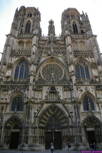 Westfassade der Kathedrale von Toul