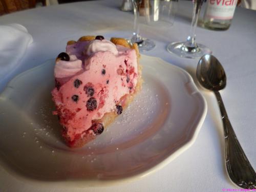 Landestypisches Essen Nr. 3: Dritter Gang Cassis-Kuchen