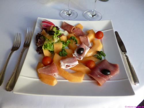 Landestypisches Essen Nr. 3: Erster Gang Melone mit Schinken