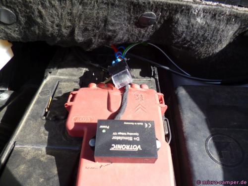 D+ Simulator auf der Starterbatterie