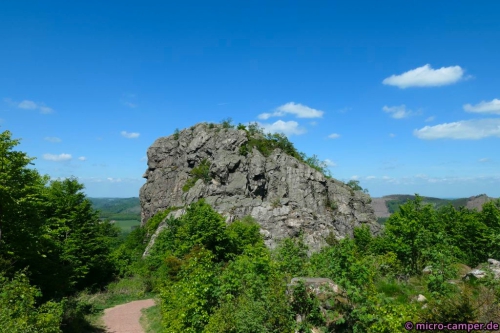 Der Bornstein ist der größte der vier Felsen