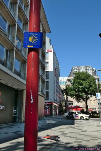 Die gelbe Muschel auf blauem Grund ist mir sofort wieder vertraut