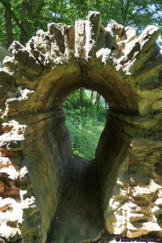 Teil der alten römischen Wasserleitung im Kölnler Grüngürtel
