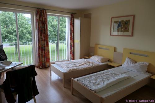 Mein Zimmer in der Jugendherberge, irre viel Platz.