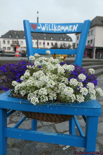 Alte Möbel schön dekorieren und bepflanzen - ein Schulprojekt
