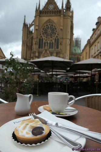 Verdiente Leckerei im Angesicht herrlicher Gotik