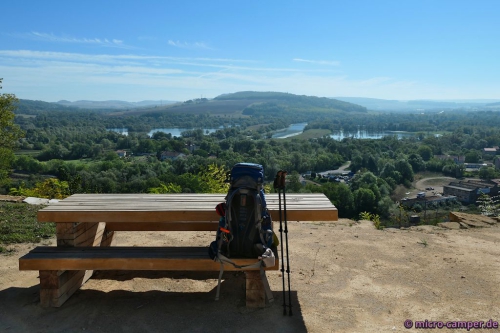 Ein frisch installierter und perfekt platzierter Rastplatz mit Aussicht auf die Mosel