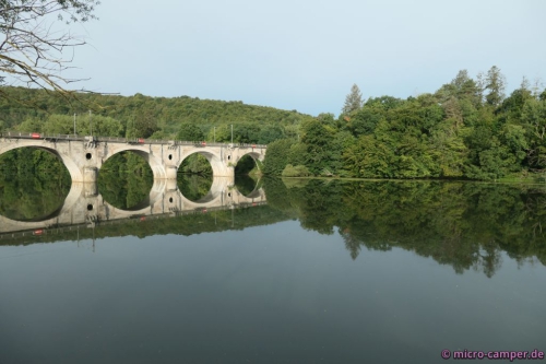 Die Mosel ist spiegelglatt und schenkt mir ein interessantes Motiv.