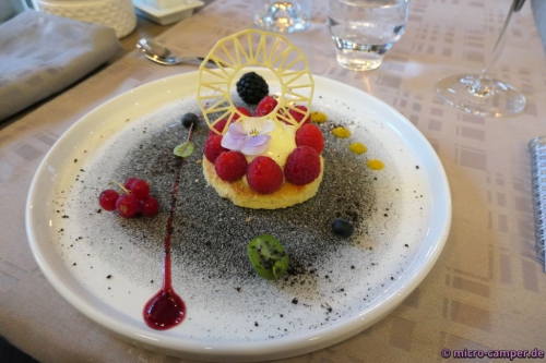 Galette bretonne avec framboises et crème vanille