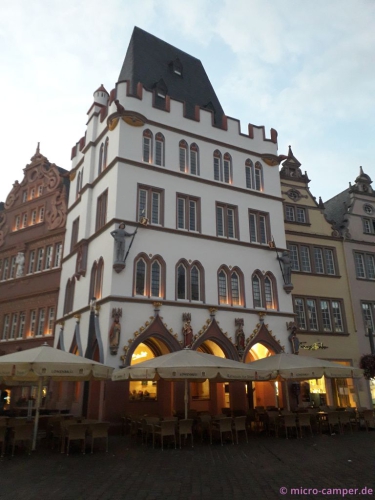 Das Steipe genannte gotische Haus war im 2. Weltkrieg stark zerstört worden,