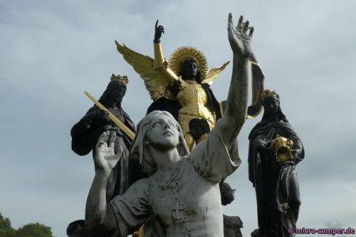 Die Heilige Johanna hört 