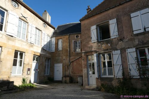 Im Presbyterium von Saint-Mammès