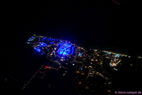 Hotelanlagen östlich der Inselhauptstadt aus der Luft