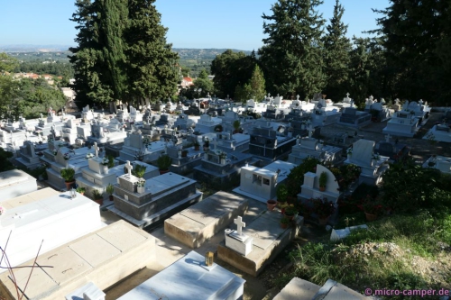 Friedhof bei Tzitzifés