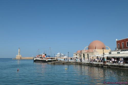 Der Kuppelbau ist die ehemalige Janitscharen-Moschee