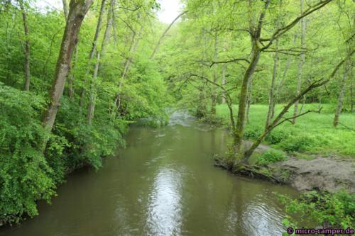 Der Eltzbach wird überquert