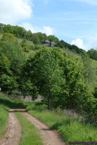 Weit oben thronen die römischen Grabmäler - Lage ist alles