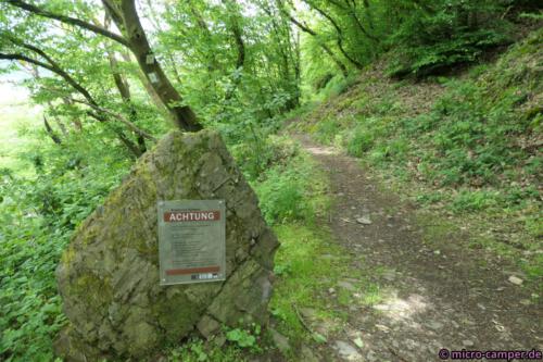 Vor dem Begehen der "Briederner Schweiz" wird sogar gewarnt