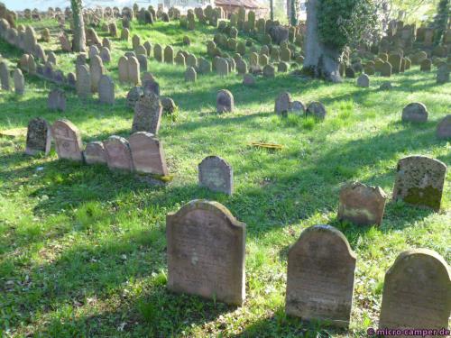 Der jüdische Friedhof, die ältesten Steine stammen aus dem 15. Jahrhundert