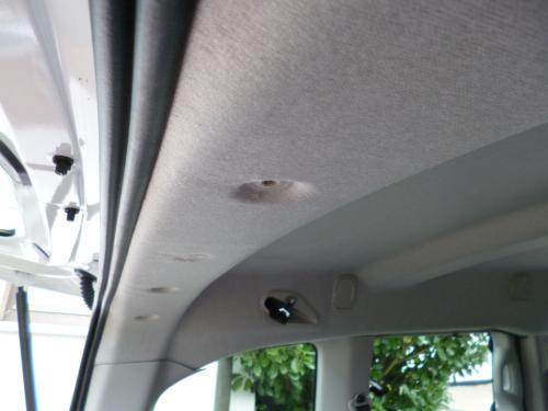 Vorhandene Löcher im Dachhimmel