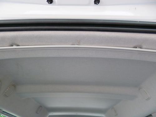 Fertig verschraubte Vorhangschiene