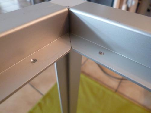 Fertig gebohrte Löcher für die Verschraubung