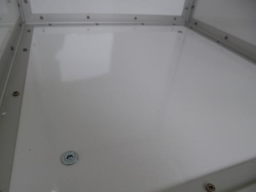 Verschraubtes Modul (inzwischen mit vier statt zwei Schrauben je Modul)