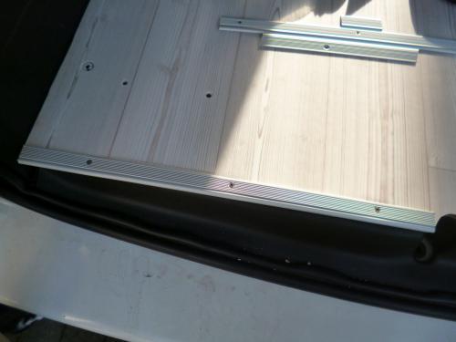 Einstiegsleiste an der Heckklappe links