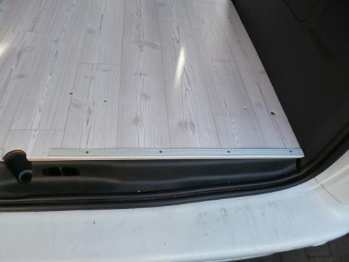 Einstiegsleiste an der Heckklappe rechts